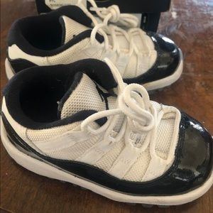 EUC Jordan 11 Concord’s - 6C!